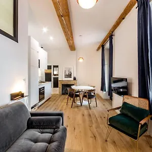  Appartement Grand T2 Avec Balcon • Proche Parc De La Tete D'or